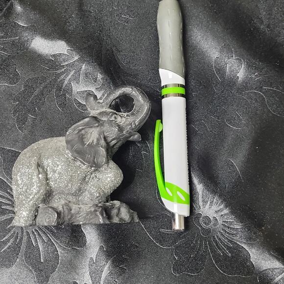 Black Resin Elephant with Glittered Body. Animal Collectable. - Picture 13 of 14